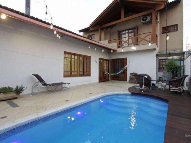 Casa à Venda semi Mobiliada, com 4 Quartos e 3 banheiros, 1 suíte, piscina à Venda, 274 m² , Bairro Jardim Itú Sabará