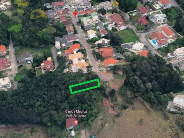 Terreno à venda com 12m de frente x 32m de profundidade no bairro Trindade, Florianópolis, SC