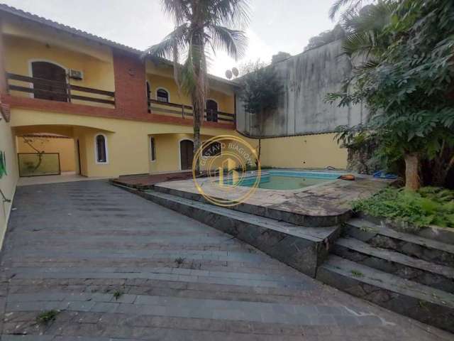 Casa com 3 dorms, Centro, Mongaguá - R$ 800 mil, Cod: 2882