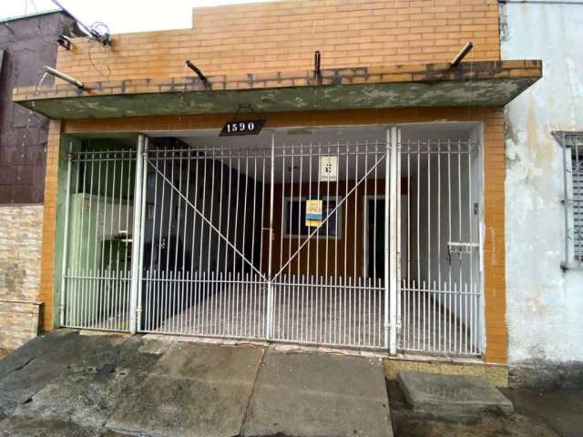 Casa com 2 quartos à venda em Santana, São José dos Campos  por R$ 450.000