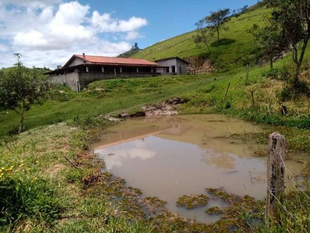 Chácara / sítio com 3 quartos à venda no Centro, Paraibuna  por R$ 650.000