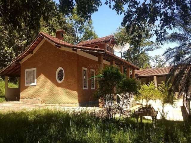 Chácara / sítio com 3 quartos à venda na Água Soca, São José dos Campos  por R$ 420.000