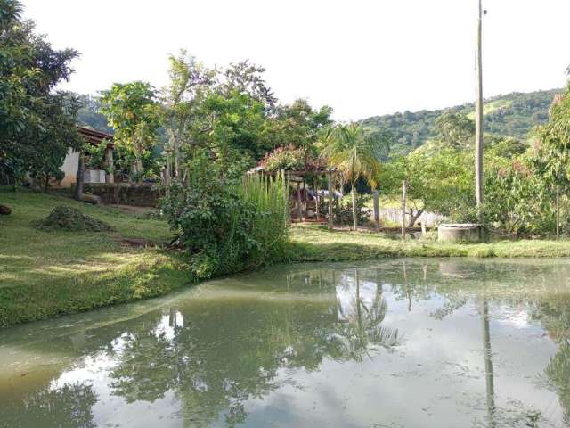 Chácara / sítio com 3 quartos à venda na Zona Rural, Paraibuna  por R$ 480.000