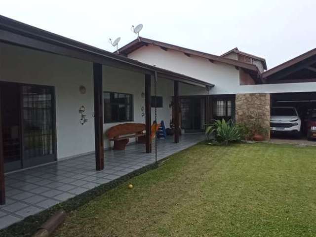 Casa com 4 quartos à venda em Santana, São José dos Campos  por R$ 1.400.000