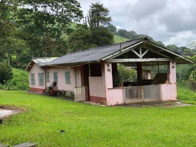 Chácara / sítio com 3 quartos à venda na Água Soca, São José dos Campos  por R$ 2.300.000