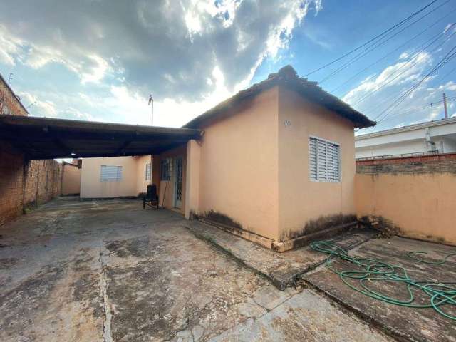 Casa para Venda em Araraquara, Vila Sedenho, 4 dormitórios, 2 banheiros, 3 vagas