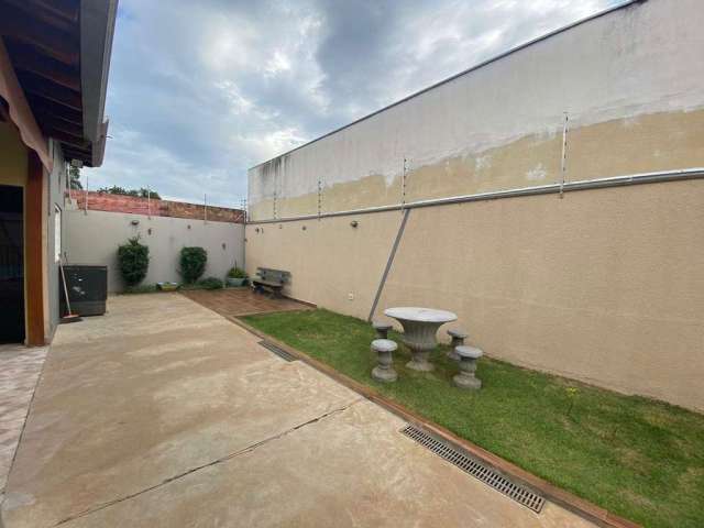 Casa para Venda em Araraquara, Jardim Esmeralda, 1 dormitório, 2 banheiros