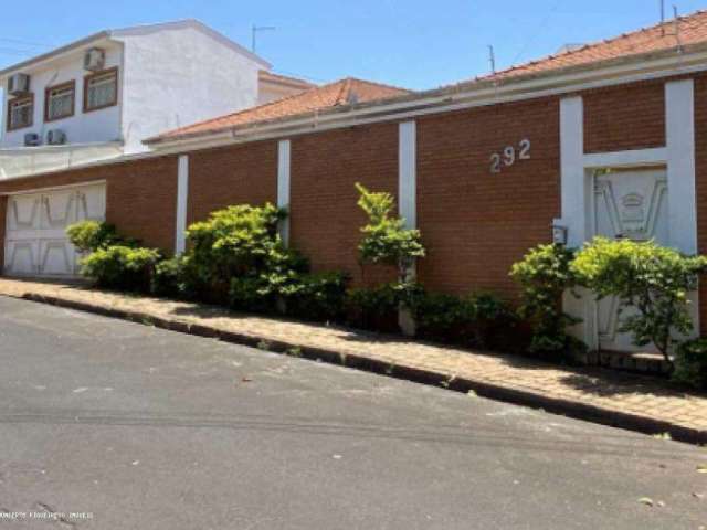 Casa para Venda em Araraquara, Centro, 4 dormitórios, 1 suíte, 6 banheiros, 4 vagas