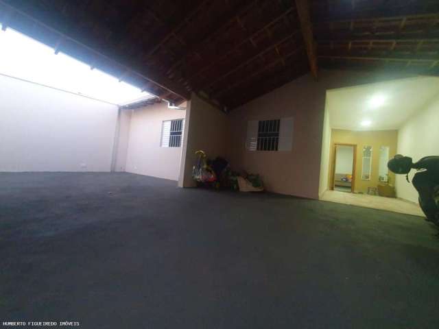 Casa para Venda em Araraquara, Jardim Universal, 3 dormitórios, 1 suíte, 3 banheiros, 3 vagas