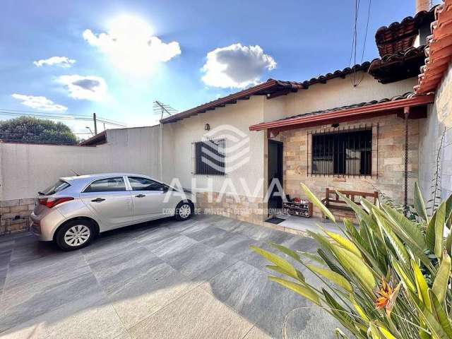 Casa em condomínio fechado com 3 quartos à venda na Santa Branca, Belo Horizonte  por R$ 799.000