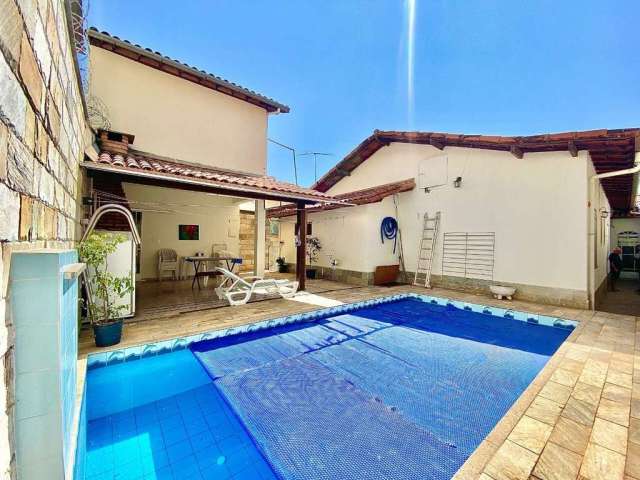 Casa com 5 Quartos à Venda, 360m²