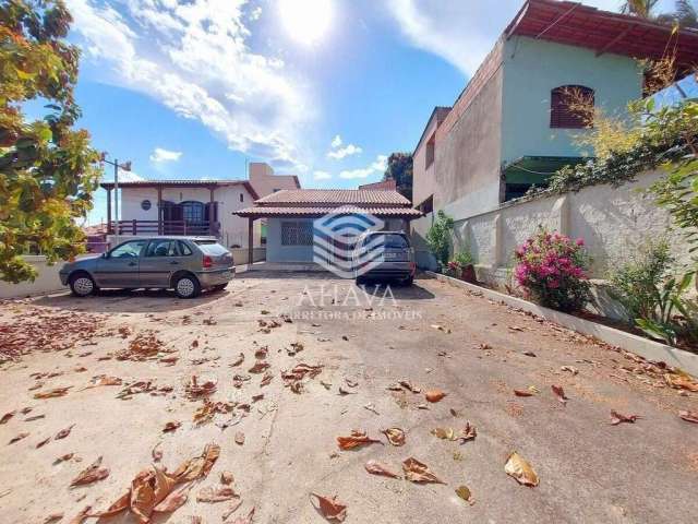 Casa com 3 Quartos para locaçõ, 360m²