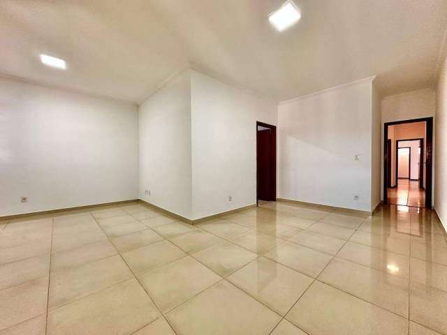 Casa Plana com 3 Quartos à Venda,180m²