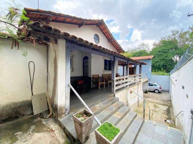 Casa com 5 Quartos à Venda, 361m², Itapoã