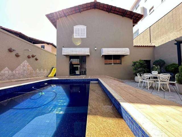 Casa com 4 Quartos à Venda, 360m²