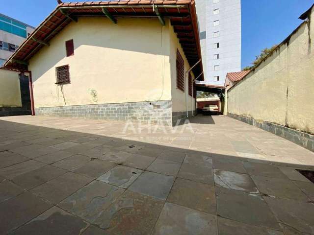 Casa com 4 Quartos, 378 m², Liberdade, Próximo à Av. Antônio Carlos