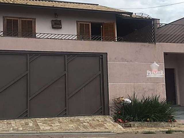 Ótima casa no jardim pacaembu, com 3 dormitórios sendo 1 suíte com banheira - r$ 645.000,00