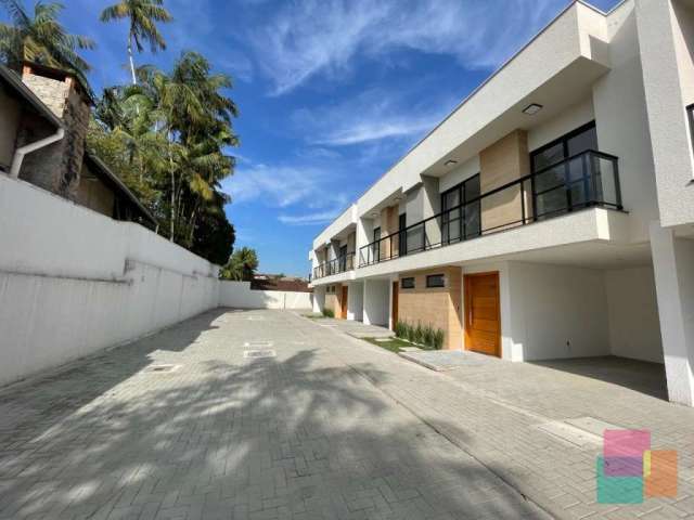 Casa em condomínio fechado com 3 quartos à venda na Rua Alberto Bornschein, --, Glória, Joinville por R$ 670.950