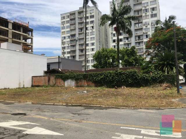 Terreno à venda na Rua Almirante Barroso, --, América, Joinville por R$ 735.000