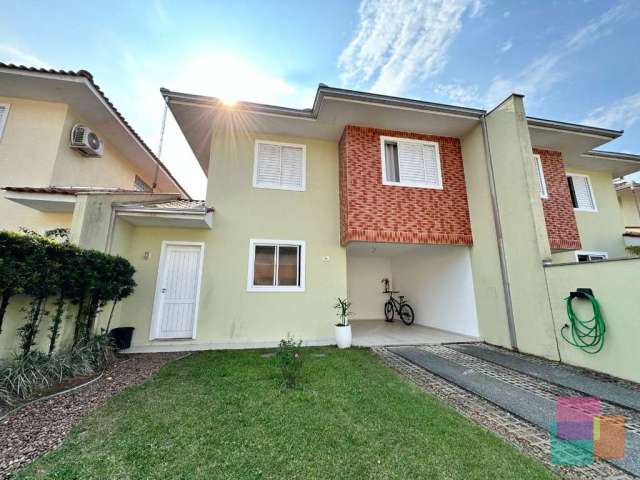 Casa em condomínio fechado com 3 quartos à venda na Rua Itajubá, --, Bom Retiro, Joinville por R$ 749.000