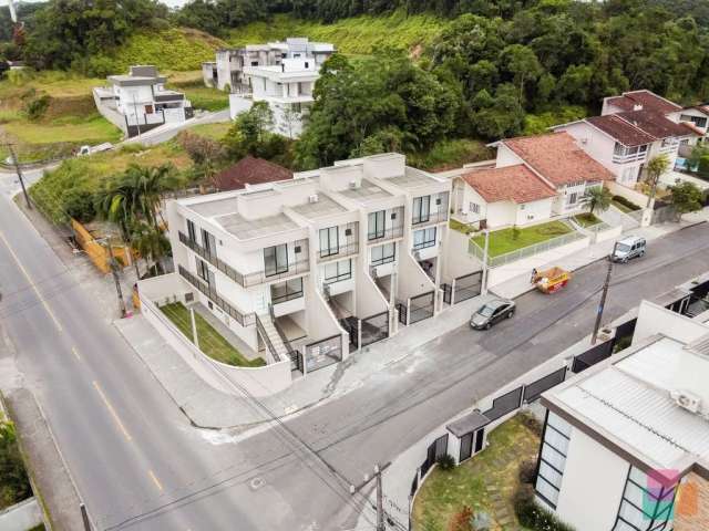 Casa com 2 quartos para alugar na José de Picolli Matter, --, Costa e Silva, Joinville por R$ 4.200