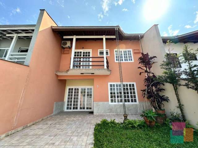 Casa com 3 quartos à venda na Servidão Pascual Arp, --, América, Joinville por R$ 980.000