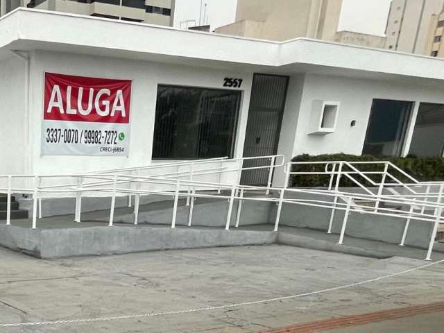 Casa comercial em frente ao muffato