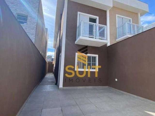 Excelente Sobrado com 3 Dormitórios (sendo 1 Suíte), 3 Banheiros (Sendo 1 Lavabo), 1 Sala, 1 Vaga de Garagem! Contato: Suit (11) 94584-8250