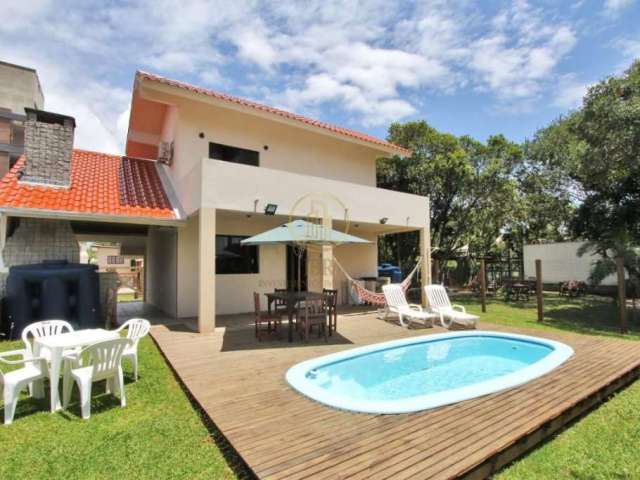 Casa com Piscina 3 Dormitórios Praia Mariscal-Bombinhas-SC