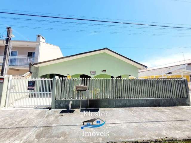 Casa com piscina lado mar. Balneário Ipanema