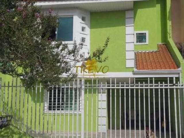 Sobrado Duplex de frente para rua à venda no Cajuru, com 3 quartos sendo 1 suíte