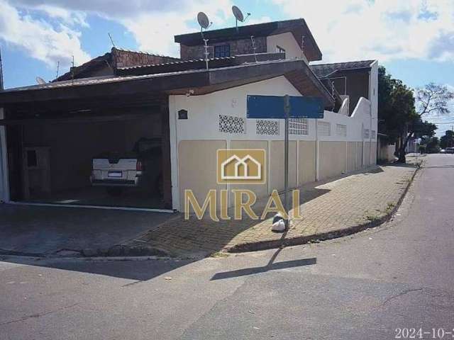 Sobrado com 3 dormitórios à venda, 200 m² por R$ 650.000,00 - Cidade Morumbi - São José dos Campos/SP