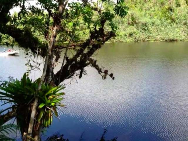 Chácara em Praia de Leste, Preço Imperdível e Fundos para o Rio Guaraguaçu