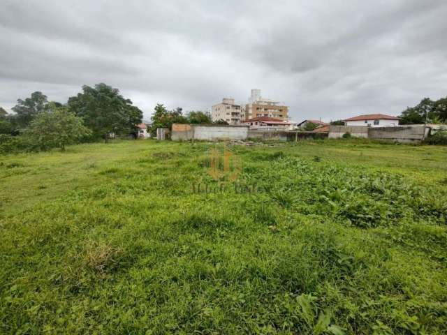 Lindo Terreno localizado no centro de Palhoça .