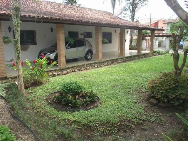 Casa com 3 dormitórios à venda, 500 m² por R$ 930.000,00 - São Francisco - São Sebastião/SP