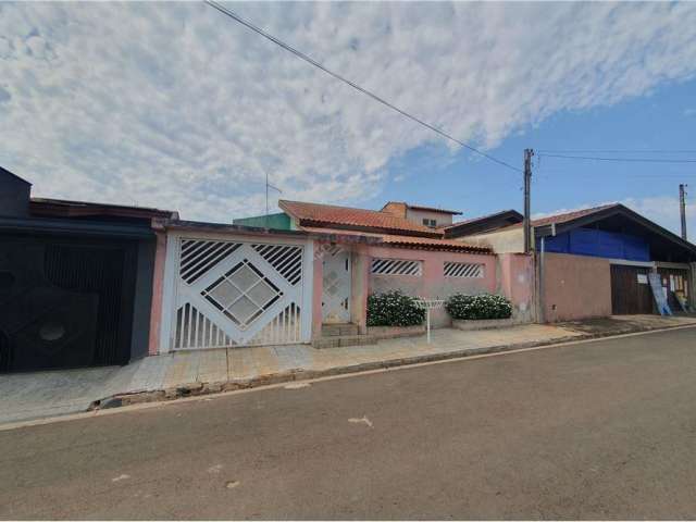 Excelente Casa com 3 Dormitórios a Venda Mogi Guaçu