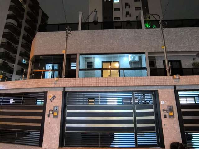 Lindo sobrado triplex  alto padrão com 184m2 localizado na guilhermina