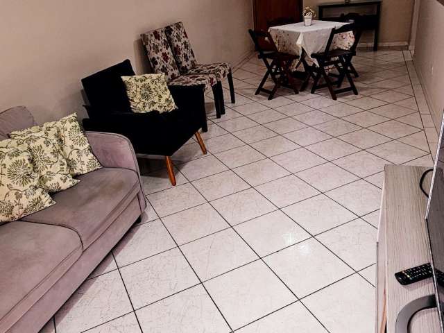 Lindo  Apartamento 2 dormitórios com chuva na sacada à 60 metros da praia localizado na Aviação- Praia Grande