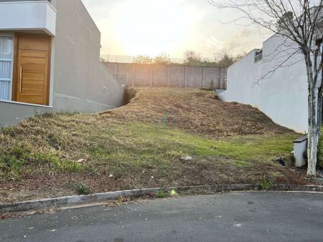 Terreno em Condomínio Porto do Sol - Valinhos com 303m² de área útil por R$420.000 - Confira!