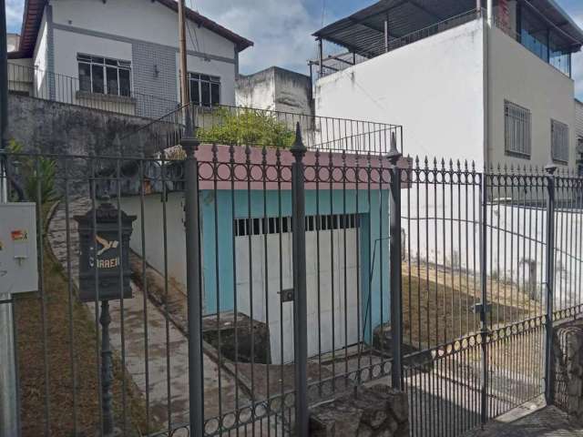 Casa para Venda em Juiz de Fora, São Mateus, 4 dormitórios, 1 suíte, 2 banheiros, 2 vagas