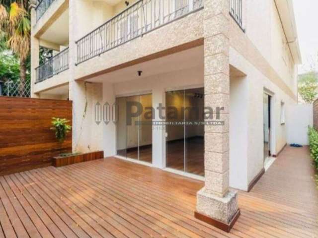 Luxuosa Casa com 3 Quartos e Sotão no Jardim Viana