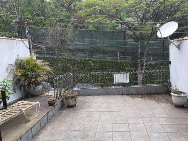 Sobrado à Venda no Jardim Colombo