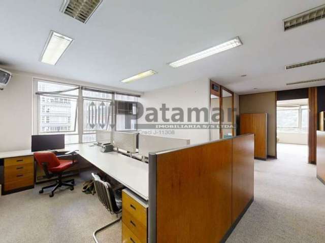 Conjunto Comercial 128m²