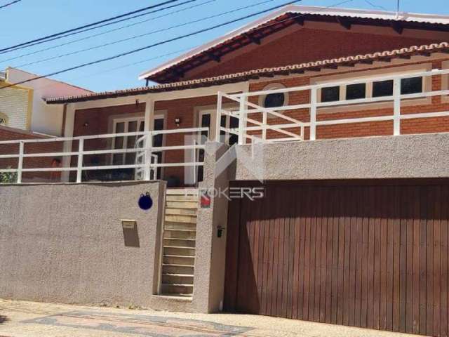 Casa à venda em bairro próximo ao centro de Valinhos - SP