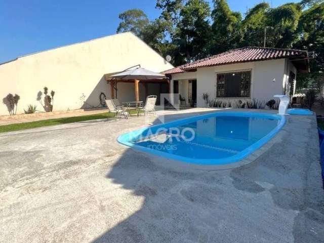 Casa c/ piscina | Barra | 3 quartos (2 suítes) | 140m²