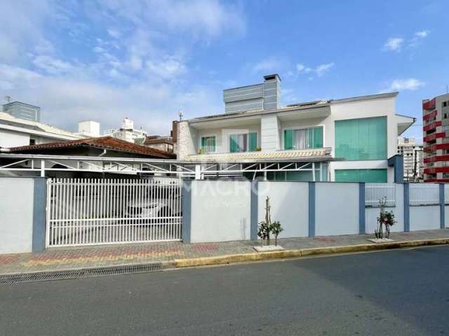 Casa | Centro | 3 quartos (2 suítes) | 193m²