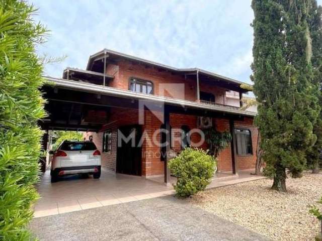 Casa com Amplo Terreno | Ilha da Figueira | 165m²