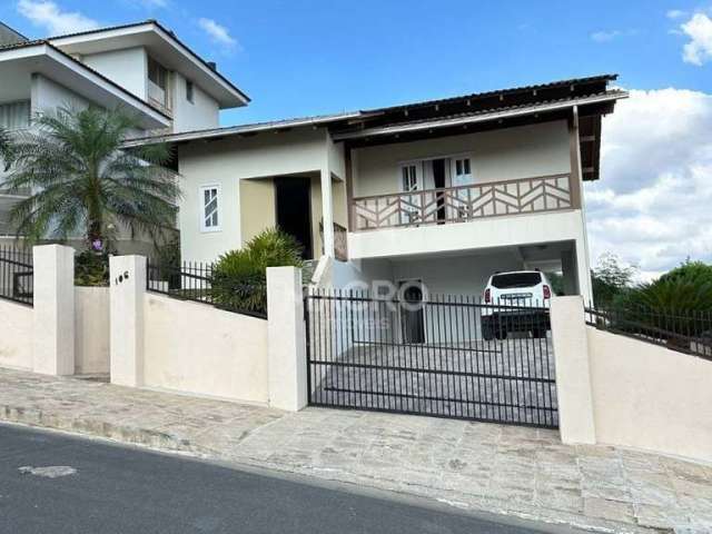 Casa | Amizade | 3 quartos ( sendo 1 suíte) | 192m² (378m² de terreno)