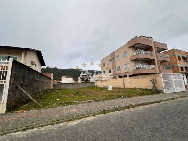 Belíssimo Terreno á Venda no Bairro José Amandio - Bombinhas/SC