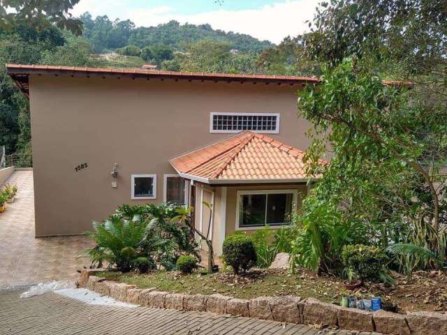 Confortável Casa com vista panor&#226;mica para mata atl&#226;ntica , com terreno de 1000 m&#178;. àrea de preservação ambiental nos fundos e na frente do terreno.na cidade de Itupeva/ SP.